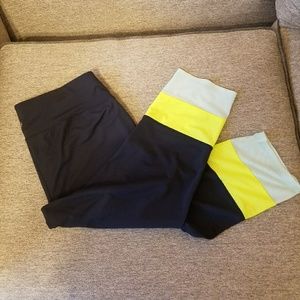 Livi colorblock stripe athletic capri